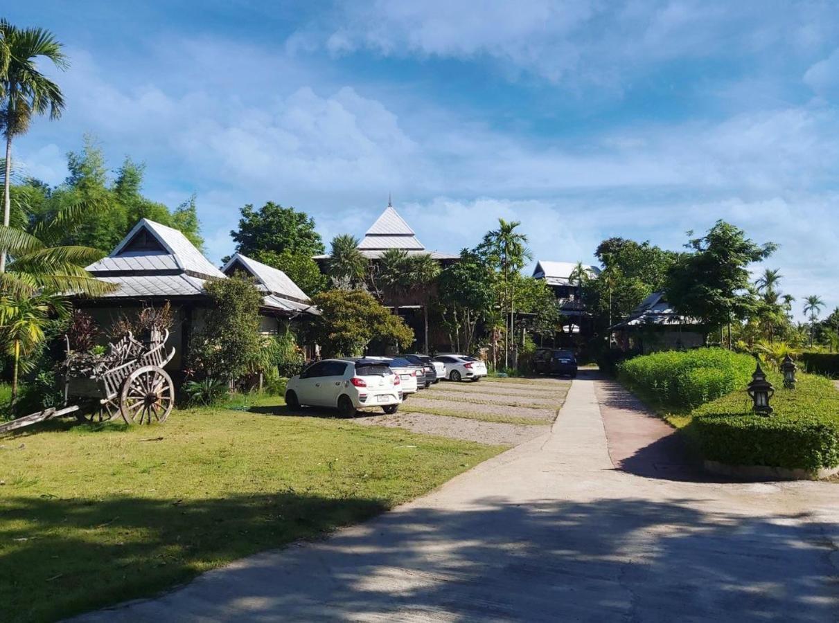 Bantunglom Resort Mae Rim Exterior photo